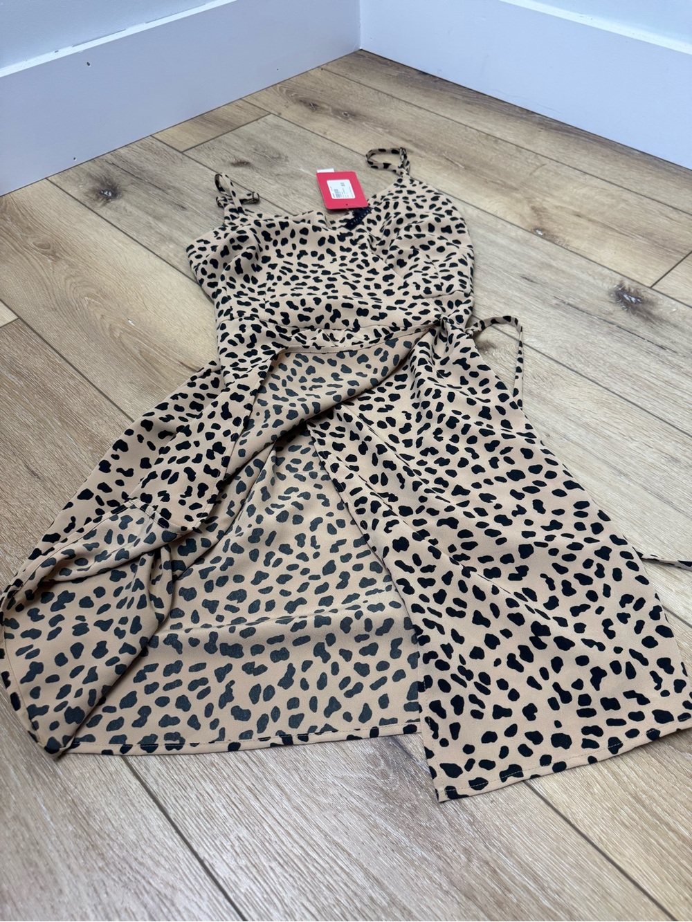 Sanctuary Animal Print Wrap Mini Dress Size Medium NWT - Picture 9 of 10